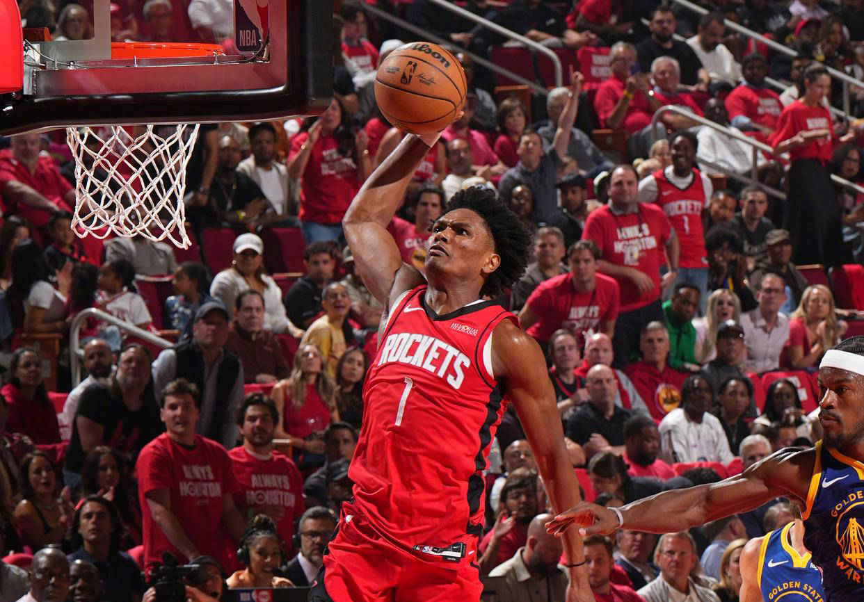 勇士绝地反击火箭,加里纳利送出助攻 勇士绝地反击火箭,加里纳利送出助攻