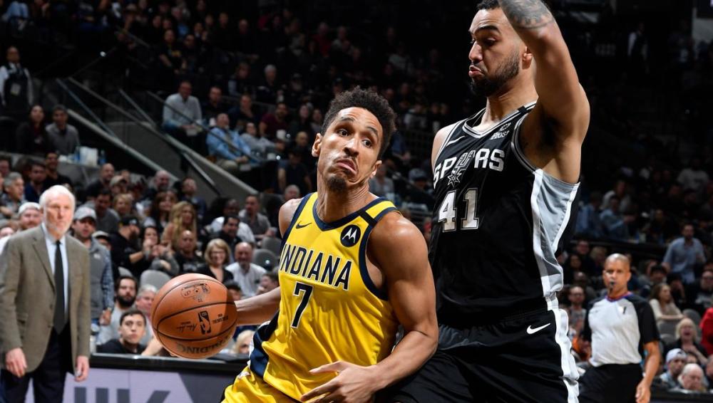 包含公牛绝地反击雄鹿，麦科勒姆打破历史纪录的词条