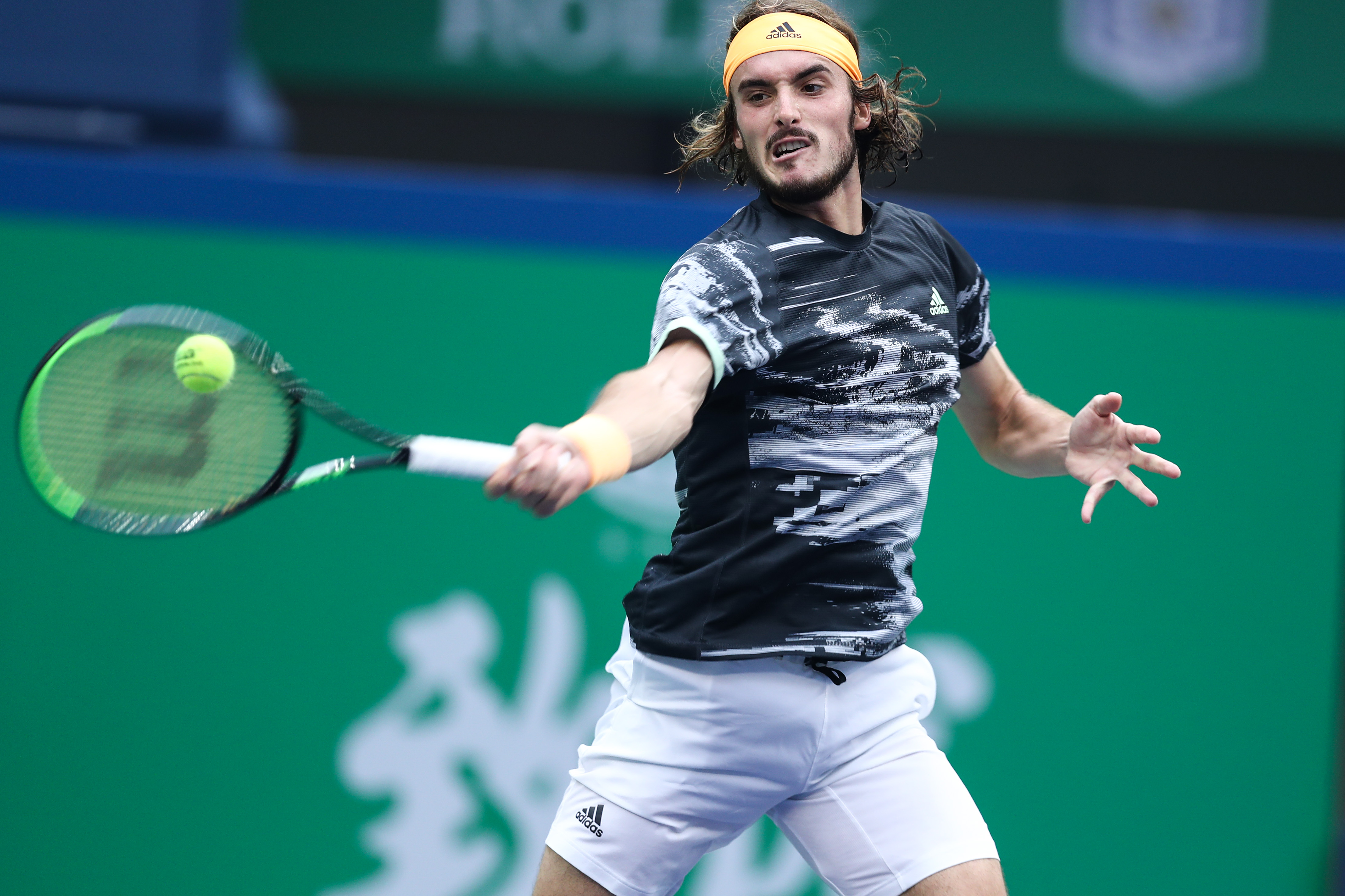 中国米兰体育-西班牙网球队绝杀意大利网球队，西西帕斯关键制胜的简单介绍