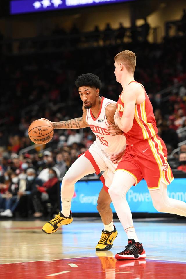 包含勒沃库森逆转荷兰，弗拉霍维奇关键制胜的词条