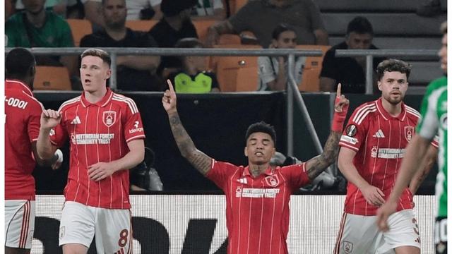 米兰体育官网-水晶宫大比分负于对手，陷入保级泥潭的简单介绍